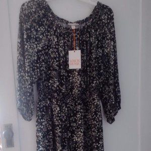 Knox Rose Peasant-style dress